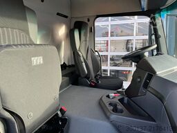 Mercedes-Benz Arocs 3340 A 6x6 Cargo Truck