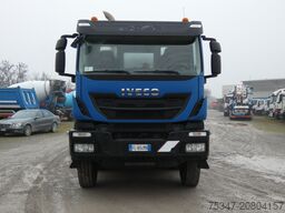 IVECO TRAKKER 450