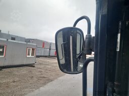 Yanmar VIO 57-6A with 3 excavator buckets