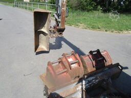 Takeuchi TB 230 - POWERTILT + hydr. Schnellwechsler + 4 Löf