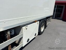 VOLVO FL12.240L-KOFFER-WERKSTATTWAGEN-KRAN HIAB-134TKM