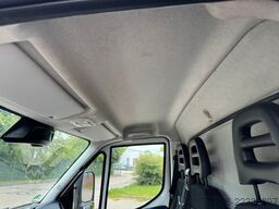 IVECO Daily 72C18 Hi Matic Koffer mit Ladebordwand