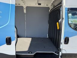 IVECO 35S14E V LED / AHK-3,5T / ACC