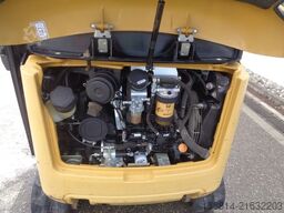 CATERPILLAR 301.7D SW + Schaufel