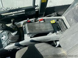 Komatsu WA100M-8E0