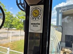 Komatsu WA320-8E0