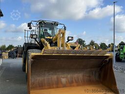 Komatsu WA500-8E0