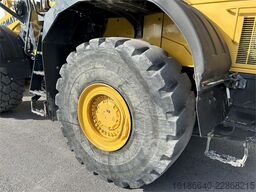 Komatsu WA500-8E0