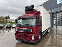 VOLVO FM-300 4x2 Carrier 850 Supra