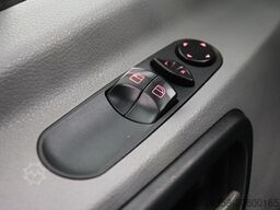 Volkswagen Crafter 2.0 TDI 136PK L2H2 - Airco - Cruise - C...