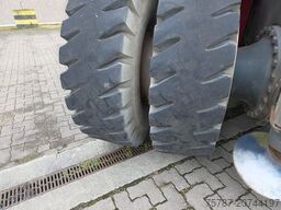 LIEBHERR LRS V645 Reachstacker/ Containerlader