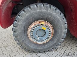 LIEBHERR LRS V645 Reachstacker/ Containerlader