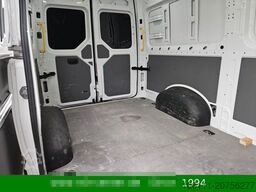 VOLKSWAGEN Crafter 35 2,0TDi 140PS MR2 HochFWD/AHK3,0t