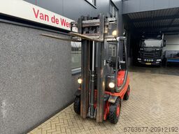 LINDE H25T-03 triplo590 freelift sideshift 7700uur 1998 LPG ZEER NET!