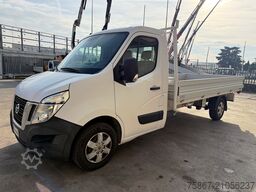 NISSAN NV 400