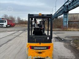 Jungheinrich EFG 216 Freihub // Containerfähig