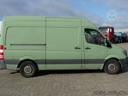 MERCEDES-BENZ 316 CDI Sprinter 4x2, Klima, Bott-Regale, AHK