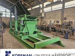  Metso Hopper with Vibrating Chute