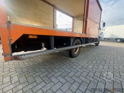 MERCEDES-BENZ 816 D VARIO Koffer *Ahk*