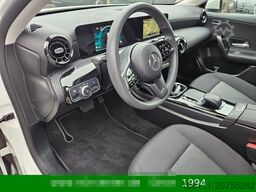 MERCEDES-BENZ A 200 Automatik Navigation Komfort-Fahrwerk