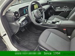 MERCEDES-BENZ A 200 Automatik Navigation Komfort-Fahrwerk
