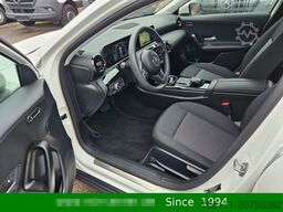 MERCEDES-BENZ A 200 Automatik Navigation Komfort-Fahrwerk