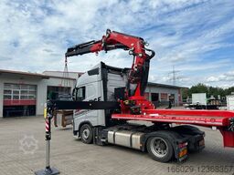 Wiese Stufensattel Tieflader mit Kran Fassi F545