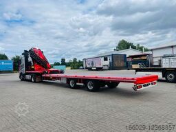 Wiese Stufensattel Tieflader mit Kran Fassi F545