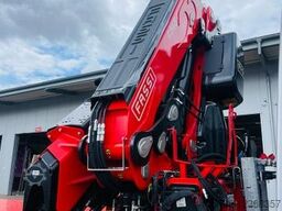 Wiese Stufensattel Tieflader mit Kran Fassi F545