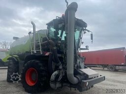 CLAAS Gülleselbstfahrer Xerion 3300 Saddle Tra