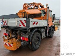 Mercedes-Benz U-400 Mulag/Salzstreuer/Waschgerät