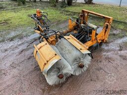Mercedes-Benz U-400 Mulag/Salzstreuer/Waschgerät