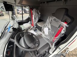 Renault D 12 LOW P4X2  210E6 / GESLOTEN BAK MET LAADKLE...