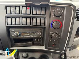 Renault D 12 LOW P4X2  210E6 / GESLOTEN BAK MET LAADKLE...