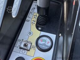 Skyjack SJ12