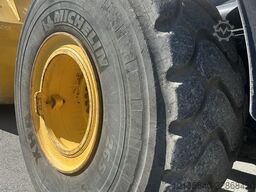 Komatsu WA470-8