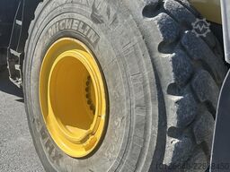 Komatsu WA470-8