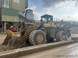 Komatsu WA600-6