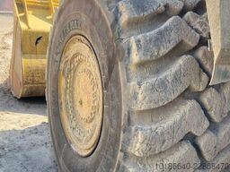 Komatsu WA600-6