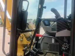 Komatsu PC80MR-5E0