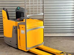Jungheinrich ERE 225 - nur 942 Std. - Service Neu- Batterie 92%