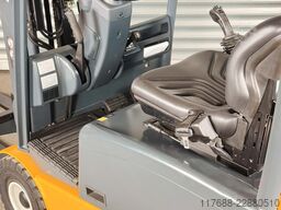 Jungheinrich EFG 113 - nur 155 Std.- Service Neu - Batterie 90%