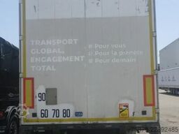 Fruehauf 02.2027 Curtainsider Hard wood floor