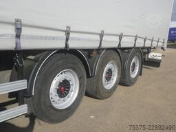 Fruehauf Curtainsider Hard wood floor