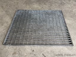 Gesamttiefe: 1.113 mm / Gesamtbreite: 885mm / MW: 68 x 33 mm / GR-155