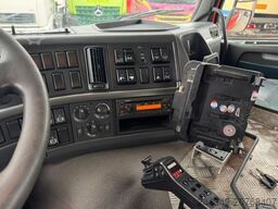 VOLVO FMX-500 8x4 Hiab 26T