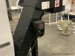 DN Solutions DNM 5700