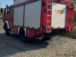 Mercedes-Benz 1222