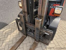 LINDE H30D-01 Triplo 460 Freelift / Sideshift / 4e Functie VW Diesel 2011