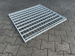 Gesamtbreite: 980 mm / Gesamttiefe: 1.000 mm / Maschenweite: 90 x 50 mm/ (R)